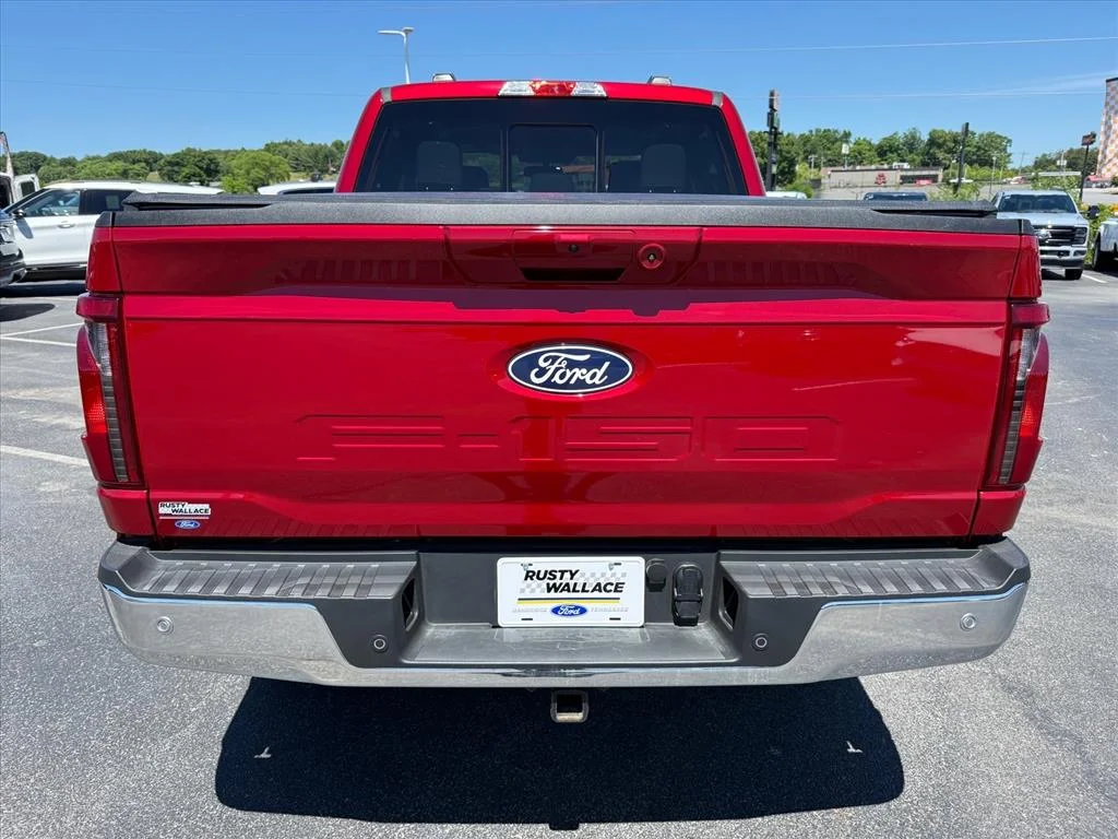 Used 2025 Red Ford XLT image 6