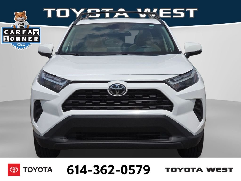 Used 2025 White Toyota XLE image 3