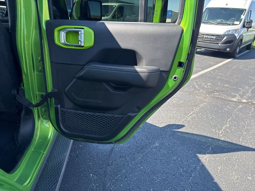 Used 2019 Green Jeep Unlimited Sahara image 28