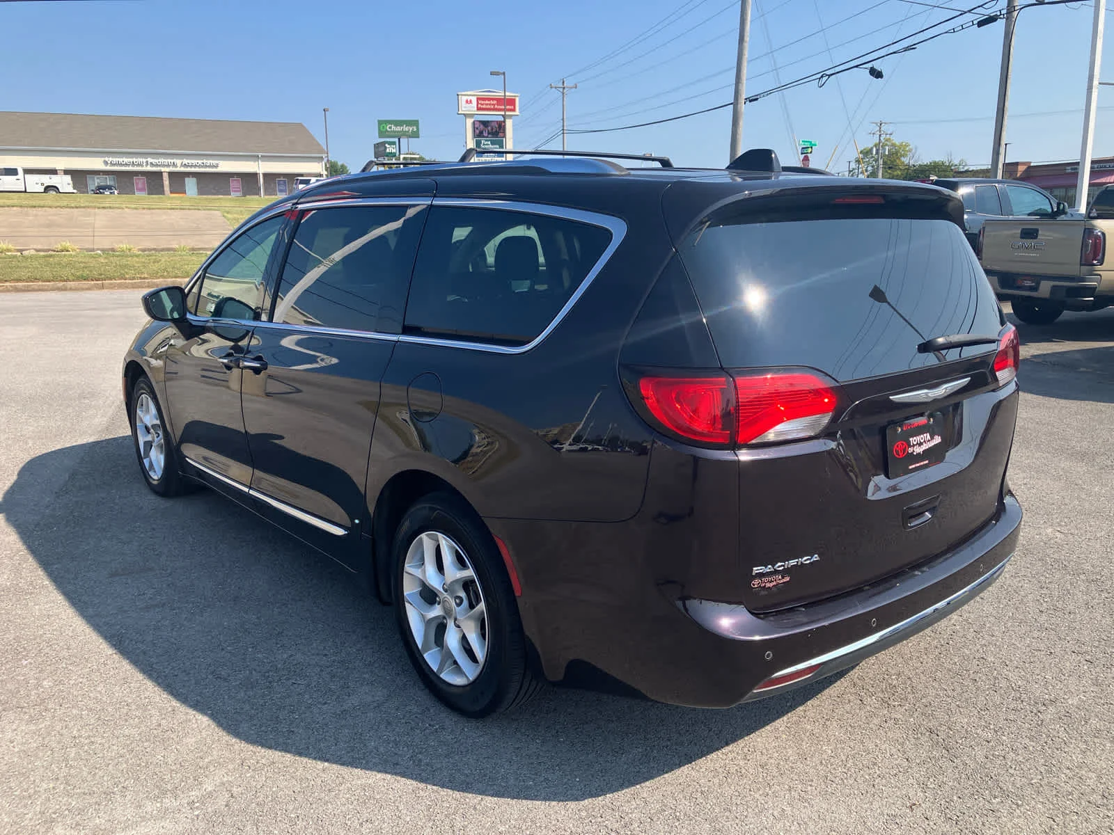 Used 2017 Dark Cordovan Pearlcoat Chrysler Touring-L Plus image 5