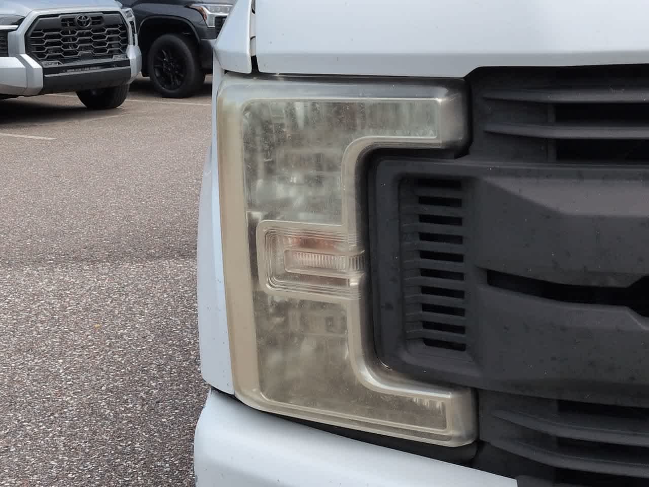 Used 2019 Oxford White Ford XL image 10