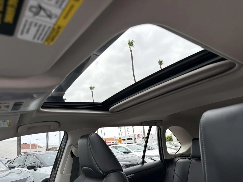 Used 2022 Midnight Black Metallic Toyota XLE Premium image 10