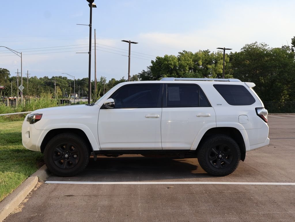 Used 2018 White Toyota SR5 Premium image 4