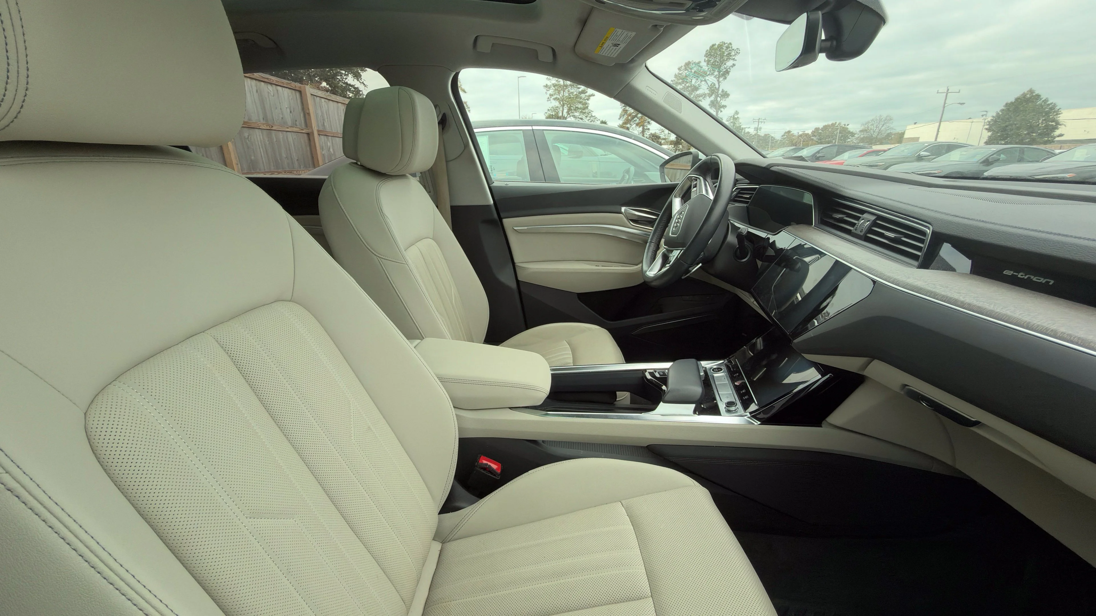 Used 2024 Glacier White Audi Premium Plus image 4