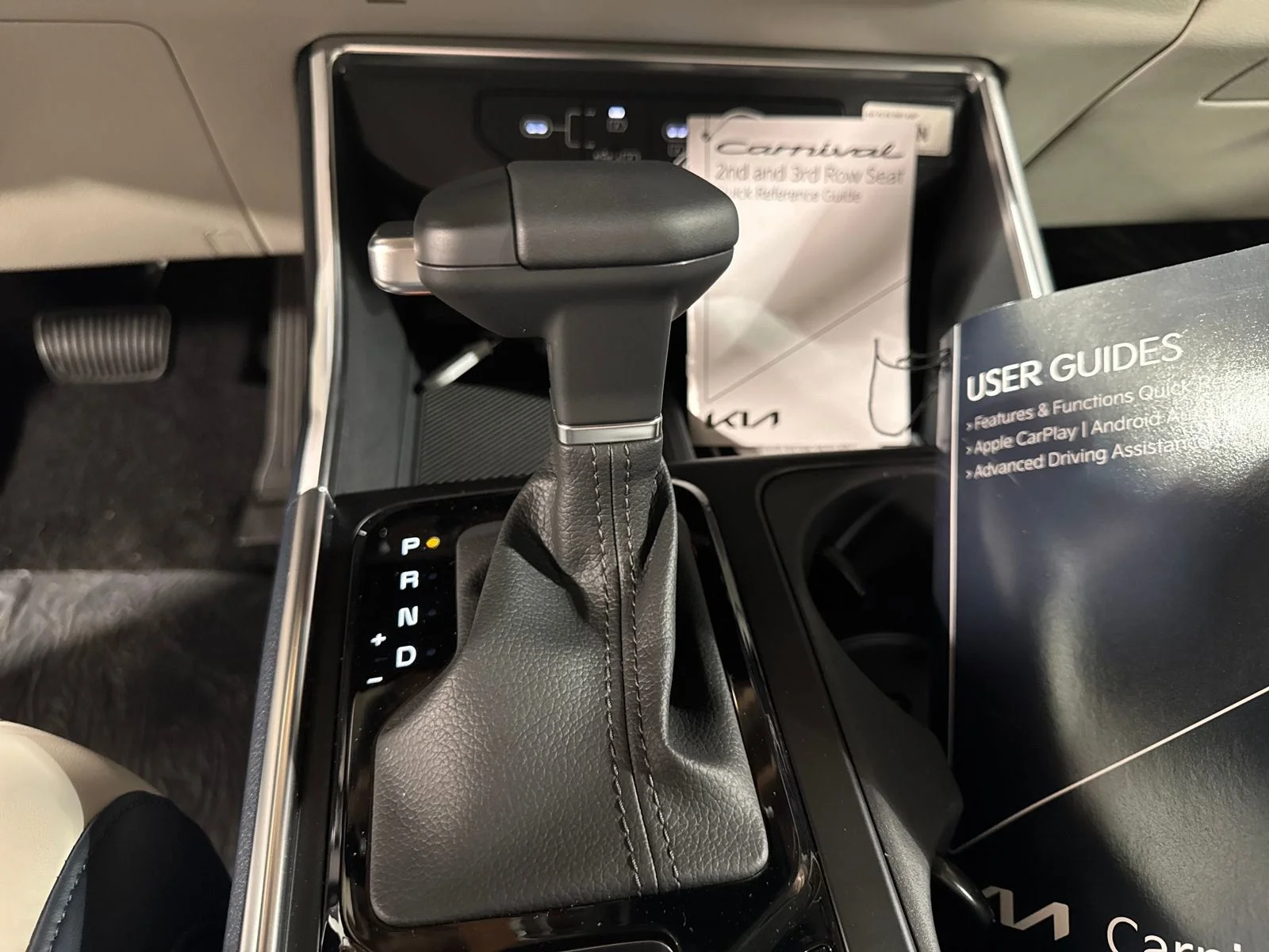 New 2026 Ivory Kia EX image 17