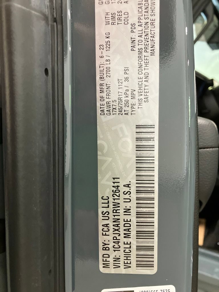 Used 2024 Anvil Clear Coat Jeep Sport S image 28