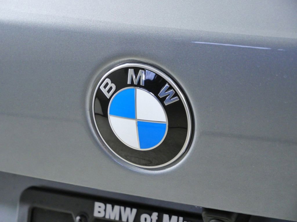 Used 2026 Skyscraper Grey Metallic BMW xDrive40i image 12