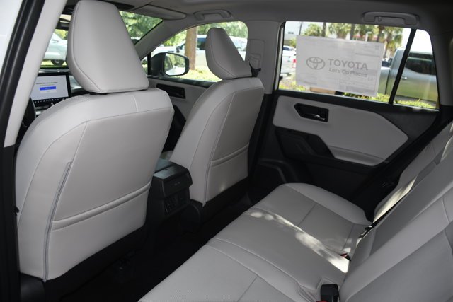 New 2026 Ice Cap Toyota XLE Premium image 8