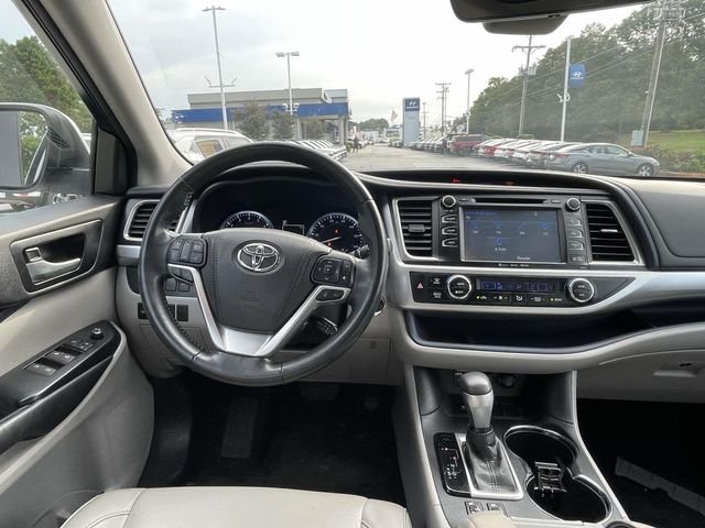 2017 Toyota Highlander XLE - Photo 17