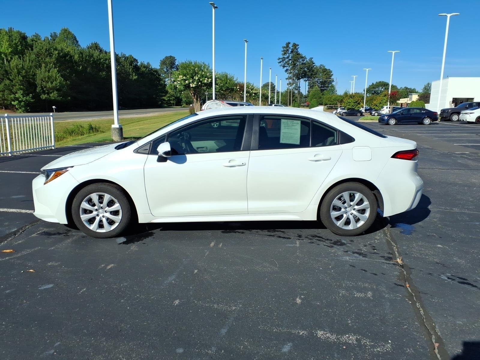Used 2026 Wind Chill Pearl Toyota LE image 3