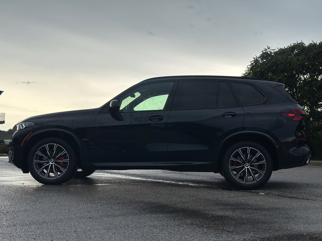 New 2026 Carbon Black Metallic BMW xDrive40i image 4