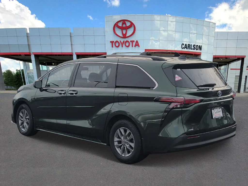 Certified 2022 Toyota Sienna XLE with VIN 5TDYSKFCXNS050760 for sale in Minneapolis, Minnesota