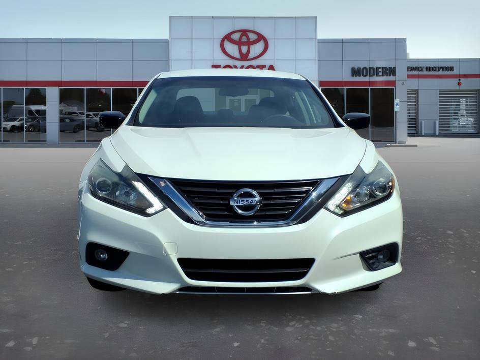 Used 2017 Pearl White Nissan 2.5 SR image 9
