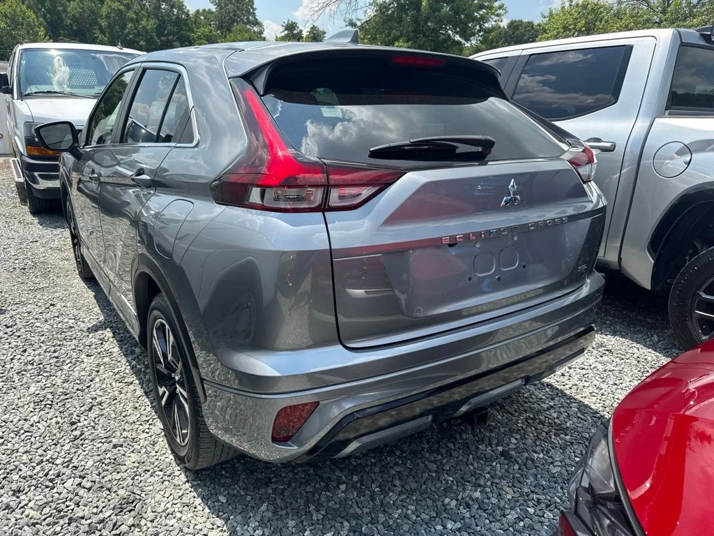 Used 2024 Gray Mitsubishi SEL image 4