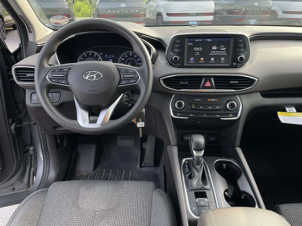 Used 2019 Machine Gray Hyundai SE image 4