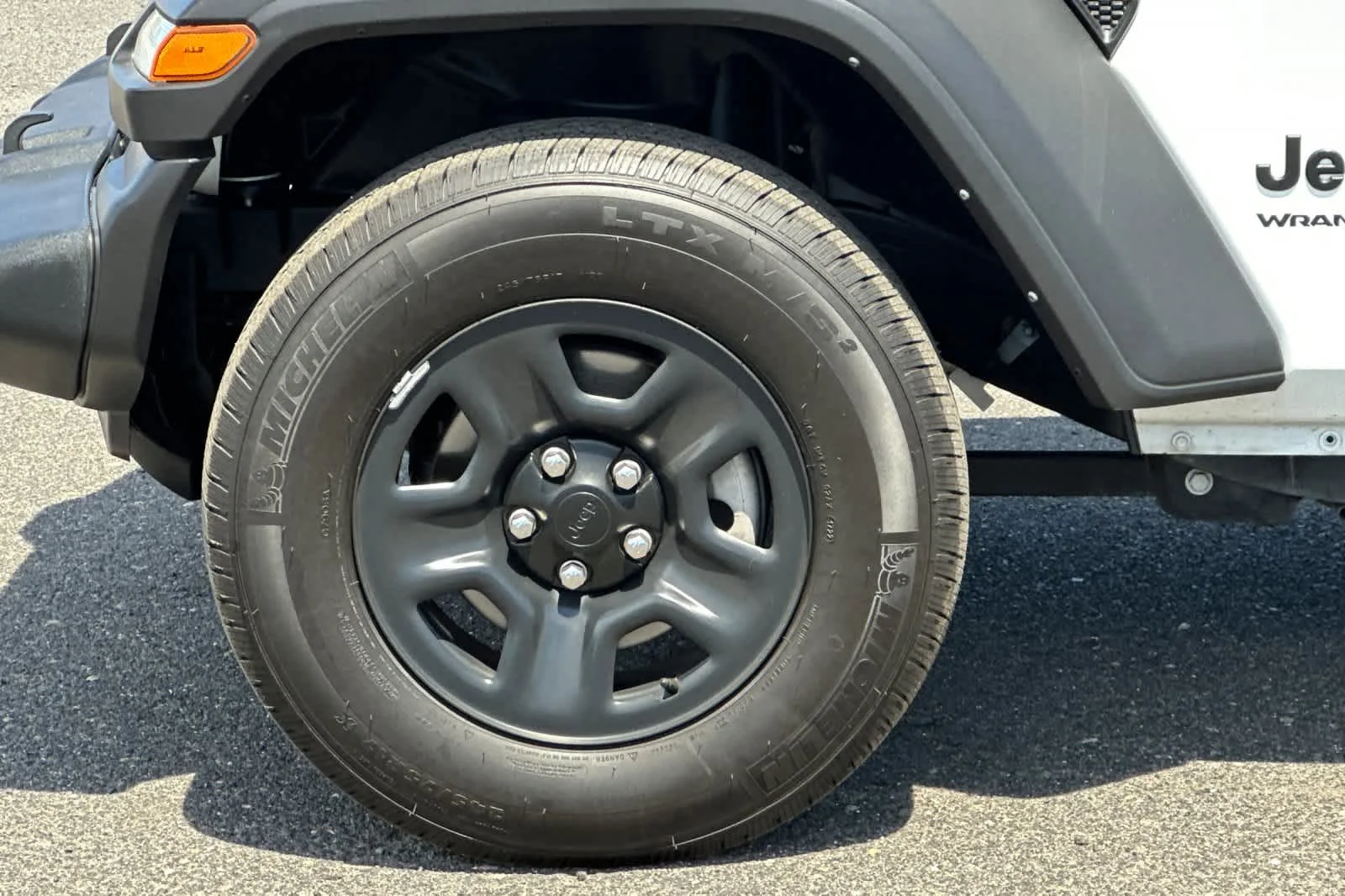 Used 2022 Bright White Clearcoat Jeep Sport image 29