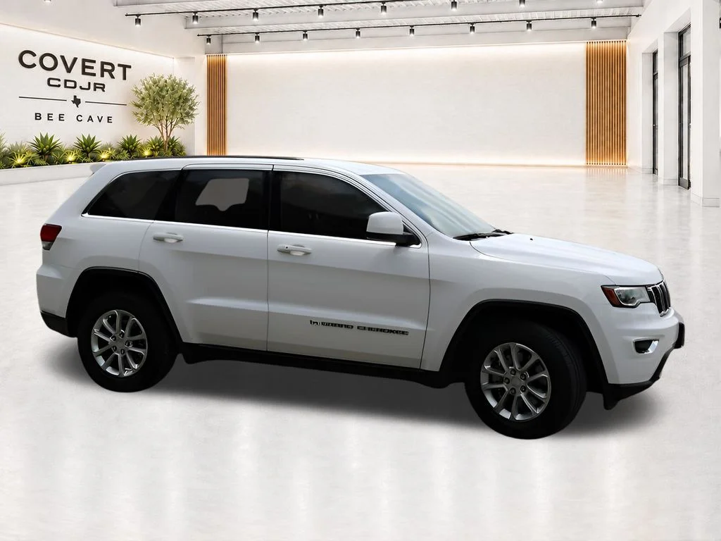 Used 2022 White Jeep Laredo X image 10