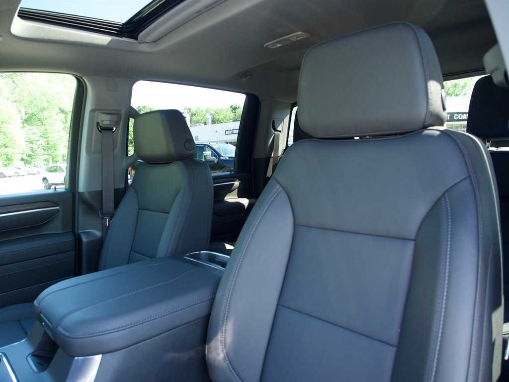 New 2026 Onyx Black GMC SLT image 11