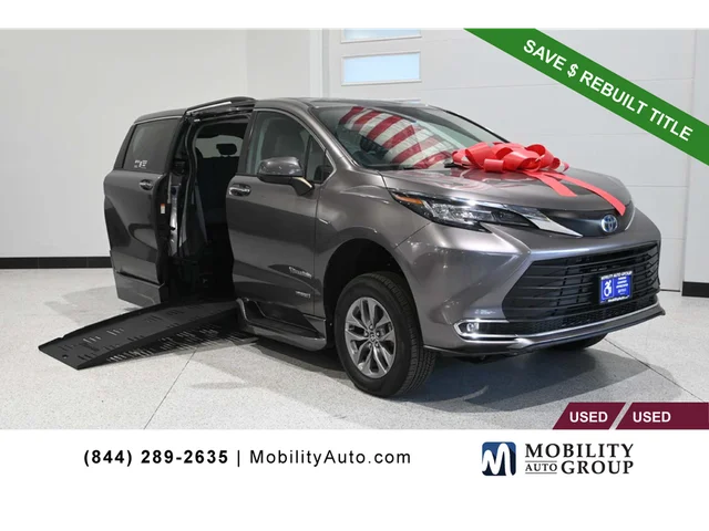 2021 Toyota Sienna XLE Mobility Handicap Van