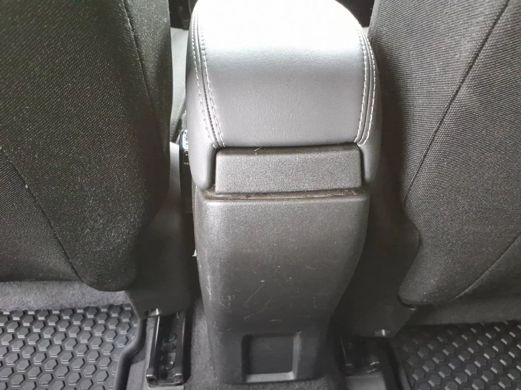 Used 2023 White Jeep Latitude image 13