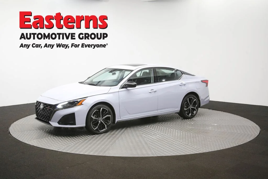 Used 2025 Gray Nissan 2.5 SR image 57