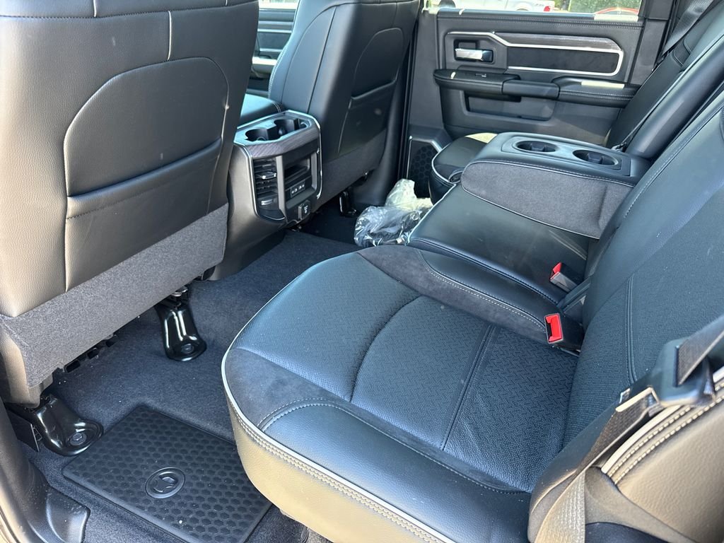 New 2026 Diamond Black Crystal Pearl-Coat Exterior Paint RAM Laramie image 18