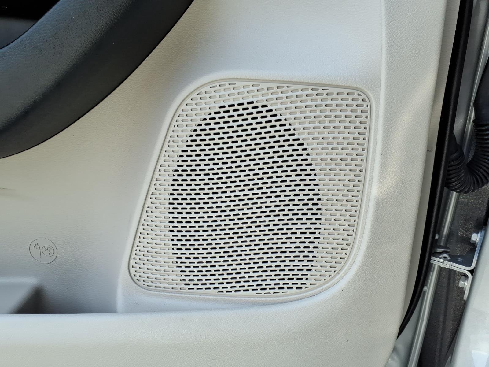 Used 2024 Silver Mist Clearcoat Chrysler Touring L image 6