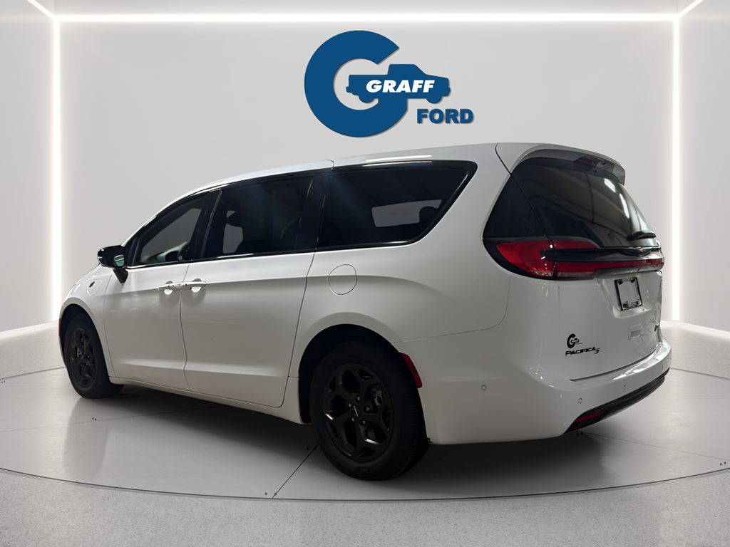 Used 2024 White Chrysler Select S Appearance image 10