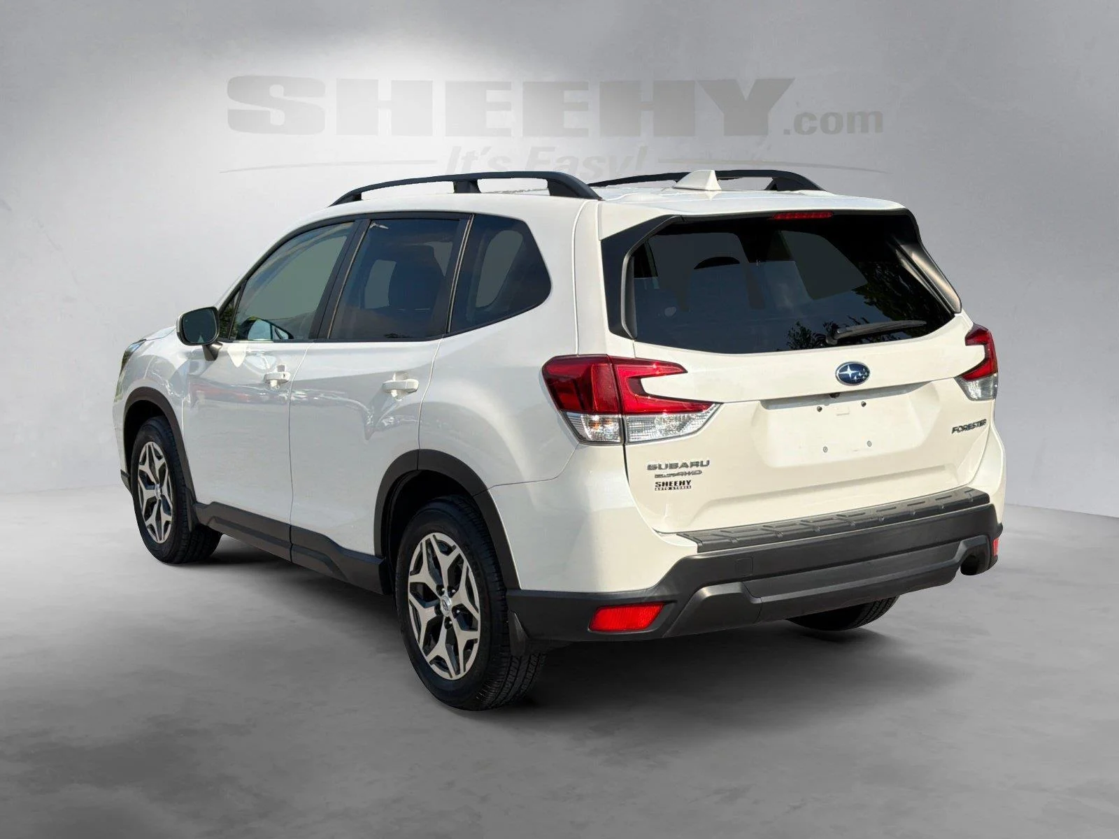Used 2021 Crystal White Pearl Subaru Premium image 12