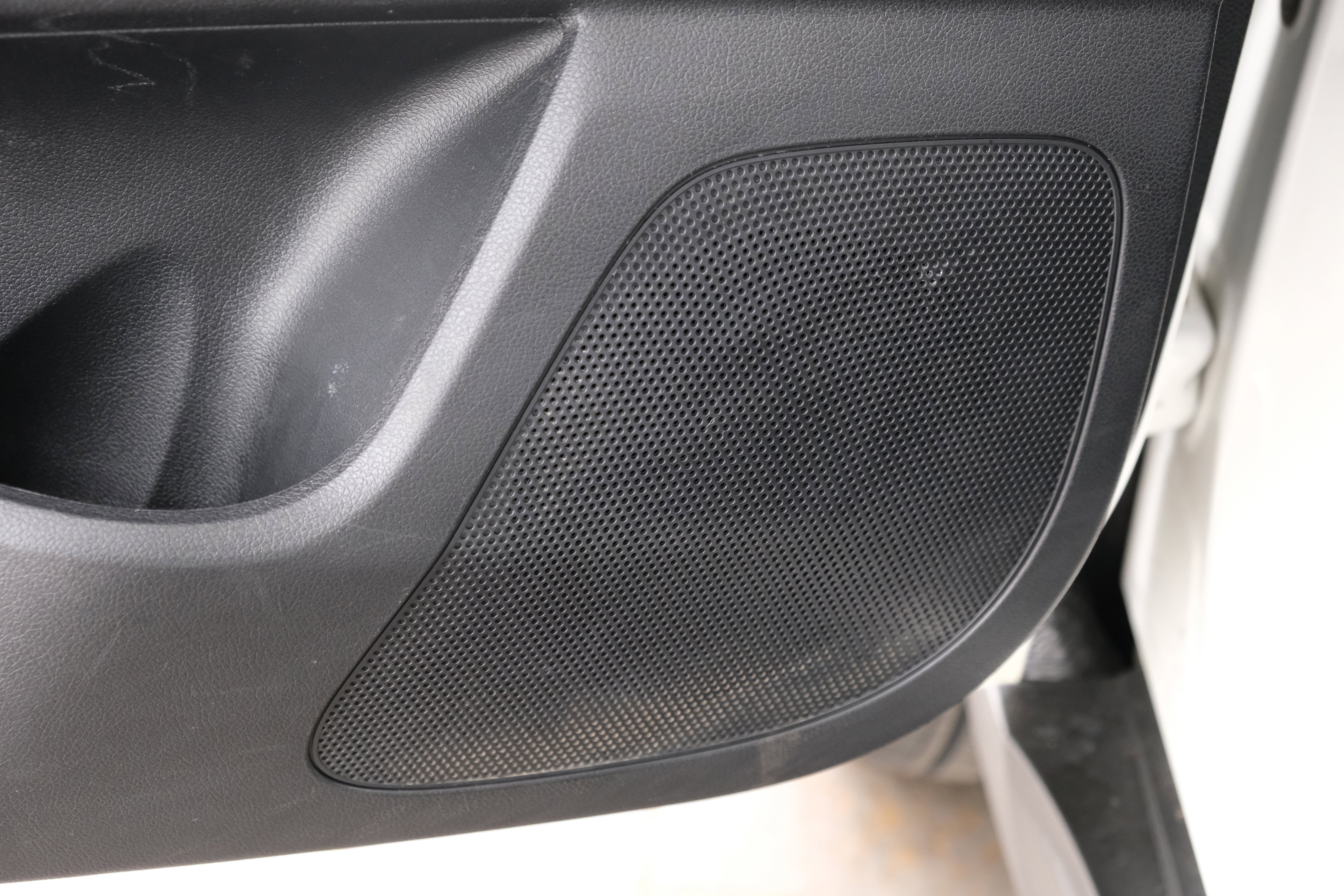 Used 2018 Clear White Kia LX image 26