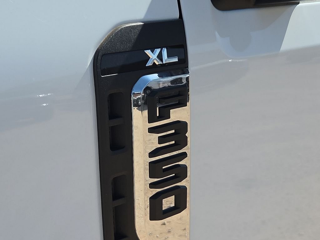 New 2026 White Ford F350 4X4 CREW/C image 14
