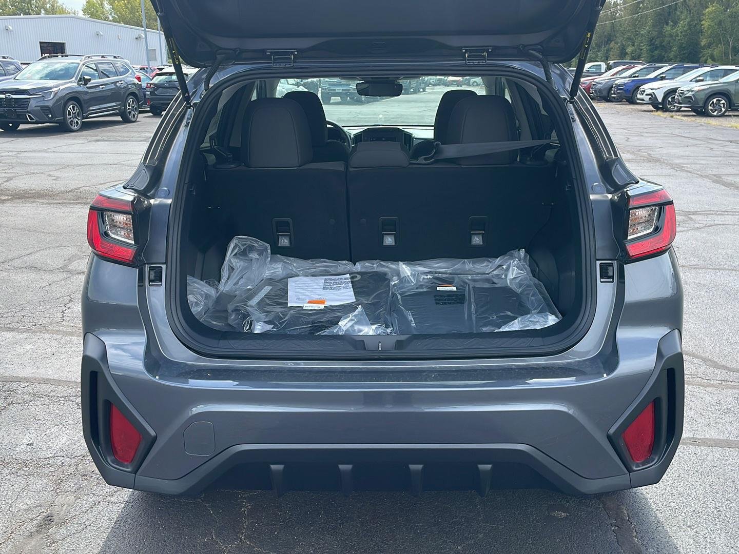 New 2026 MAGNETITE GRAY PEARL Subaru Base image 24
