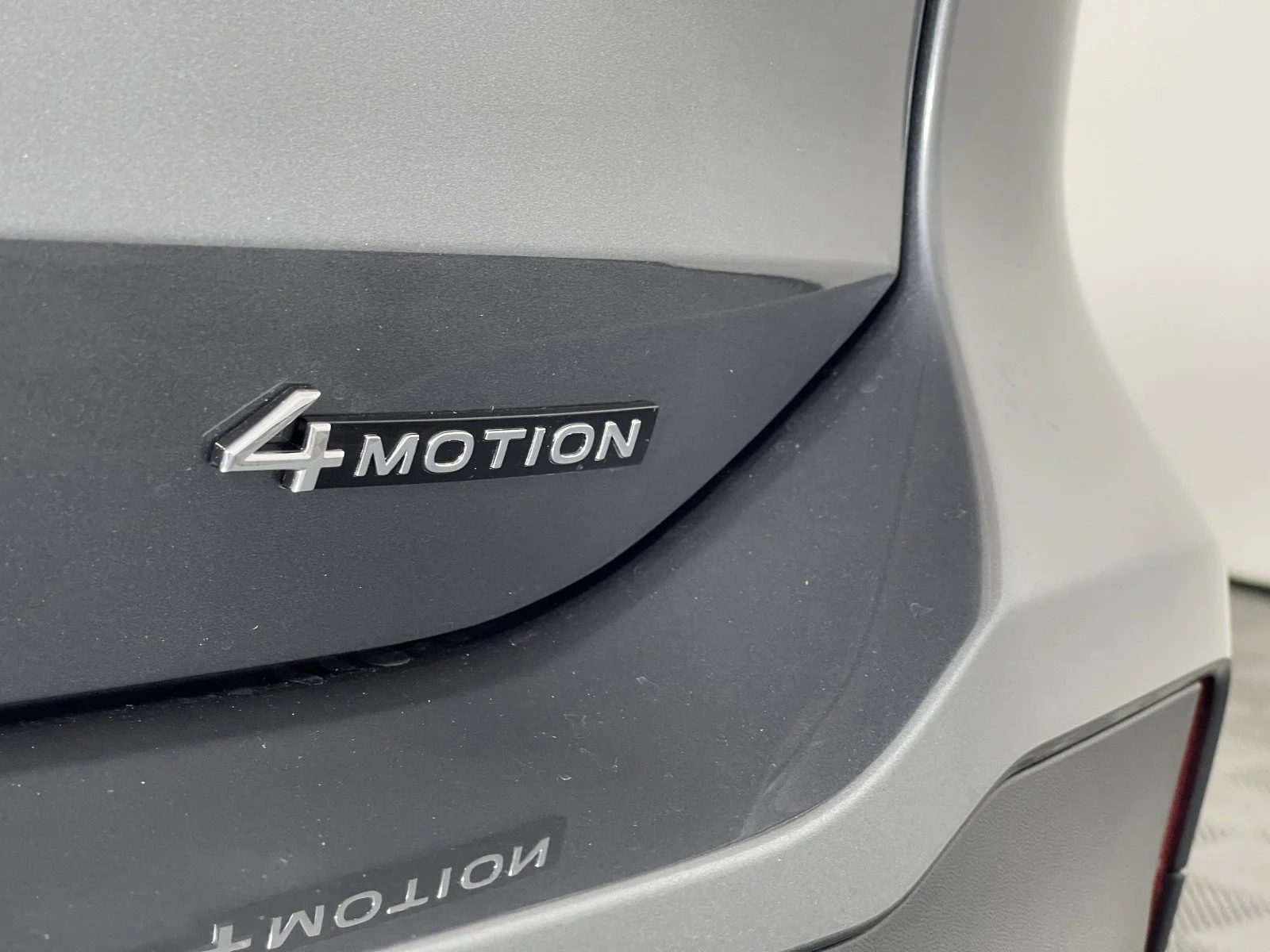 2025 Volkswagen Tiguan SE - Photo 15