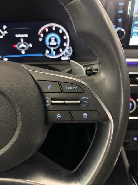 Used 2020 Black Hyundai Limited image 18