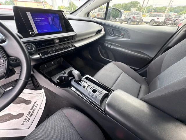 Used 2025  Toyota LE image 16
