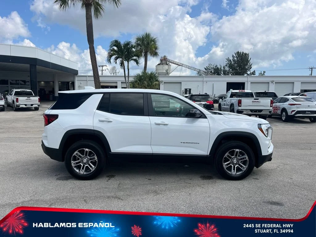 New 2027 Summit White GMC FWD Elevation image 4