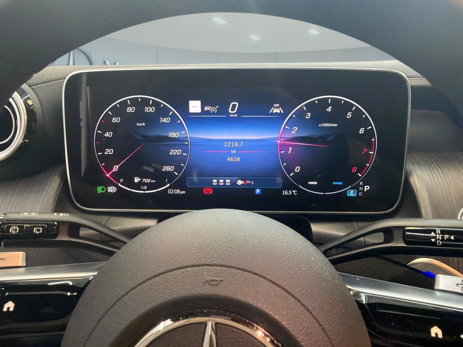 Used 2026 Light gray Mercedes-Benz GLC 300 image 13