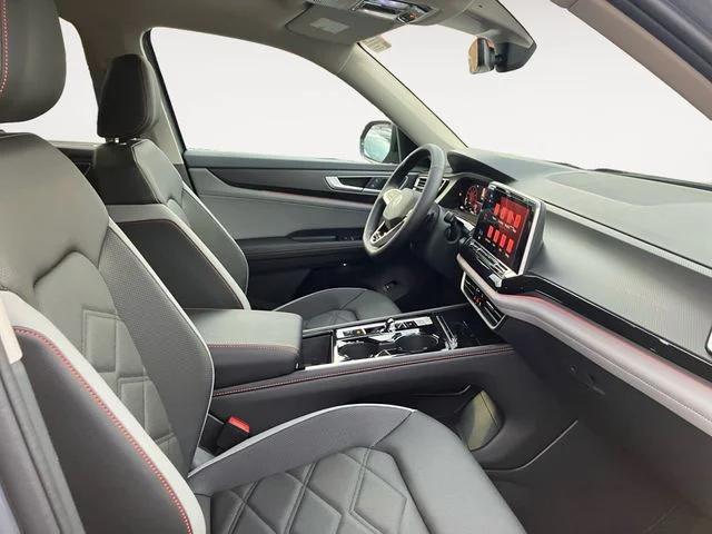 2025 Volkswagen Atlas Atlas Peak Edition - Photo 15