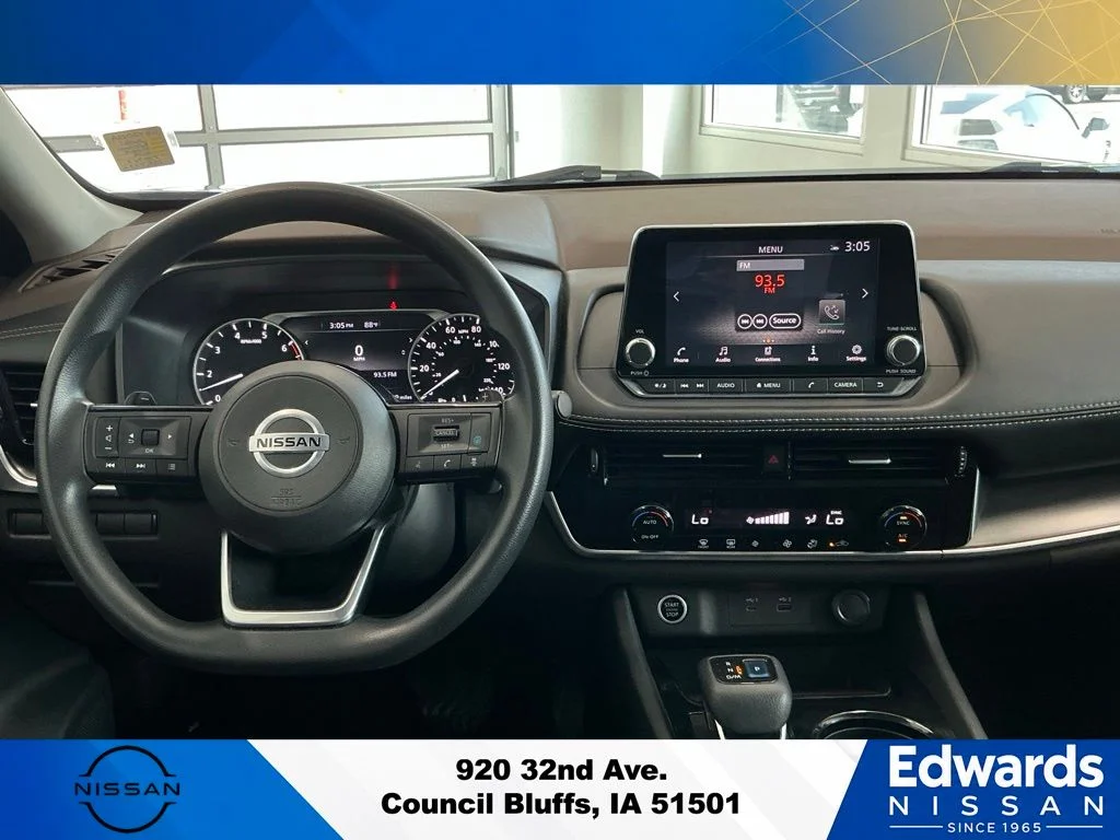Used 2021 Blue Nissan SV image 15