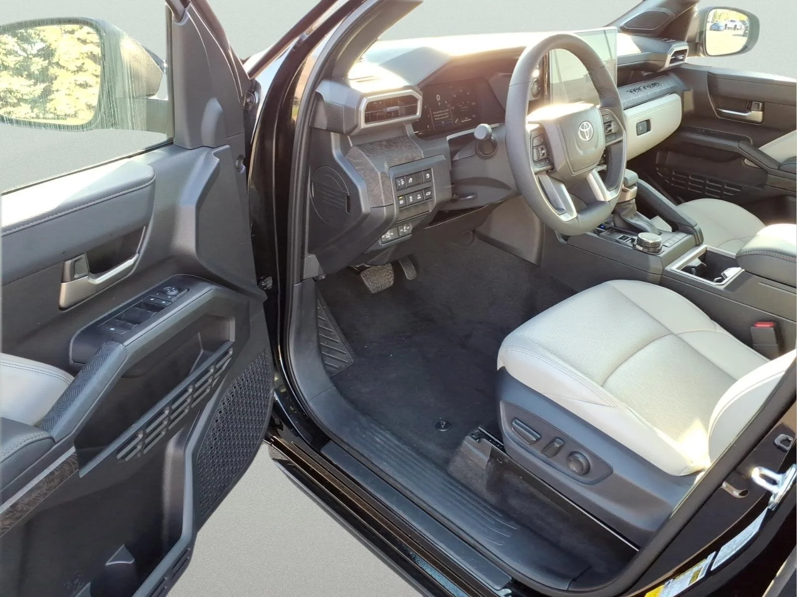 2025 Toyota Tacoma Limited - Photo 10