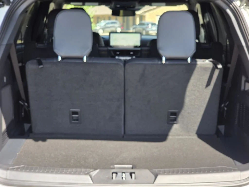 New 2026 Star White Metallic Tri-Coat Ford Tremor® image 8