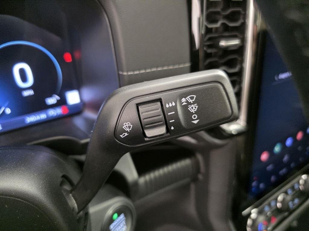 Used 2025 Oxford White Ford LARIAT image 30