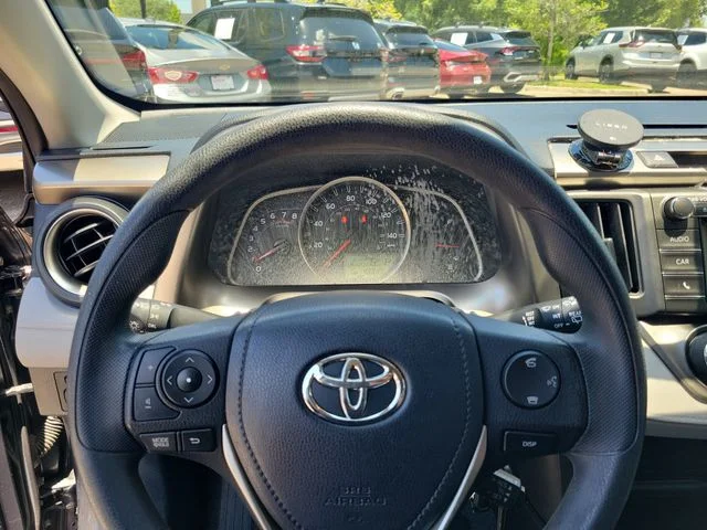 Used 2014 Gray Toyota LE image 25