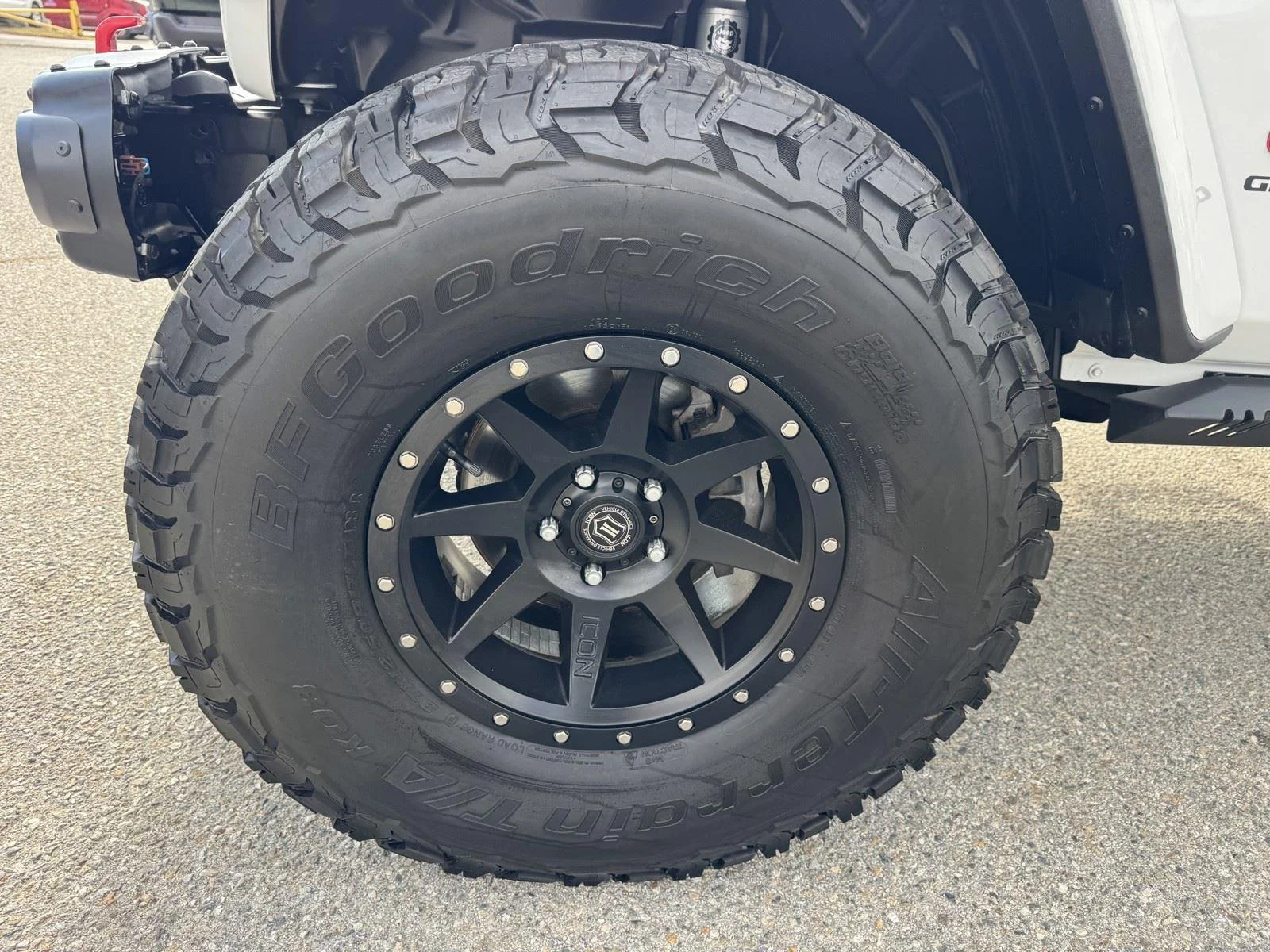 Used 2021 Bright White Clearcoat Jeep Rubicon image 18