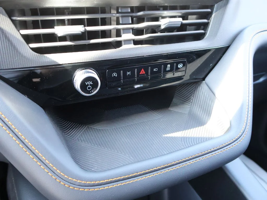 New 2026 Star White Metallic Tri-Coat Ford Tremor® image 39