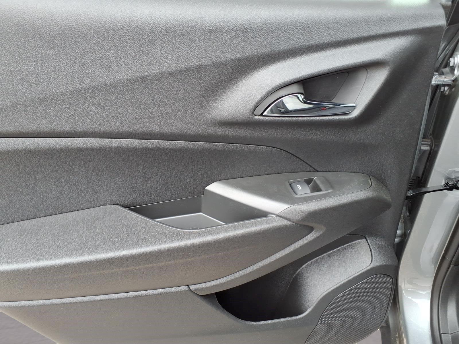 New 2026 Sterling Gray Metallic Chevrolet 1RS image 9