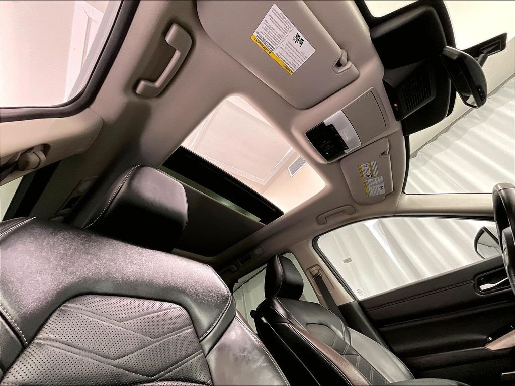 Used 2023 Silver Nissan Platinum image 23