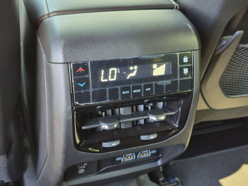 New 2026 Silver Zynith Exterior Paint Jeep Laredo X image 19
