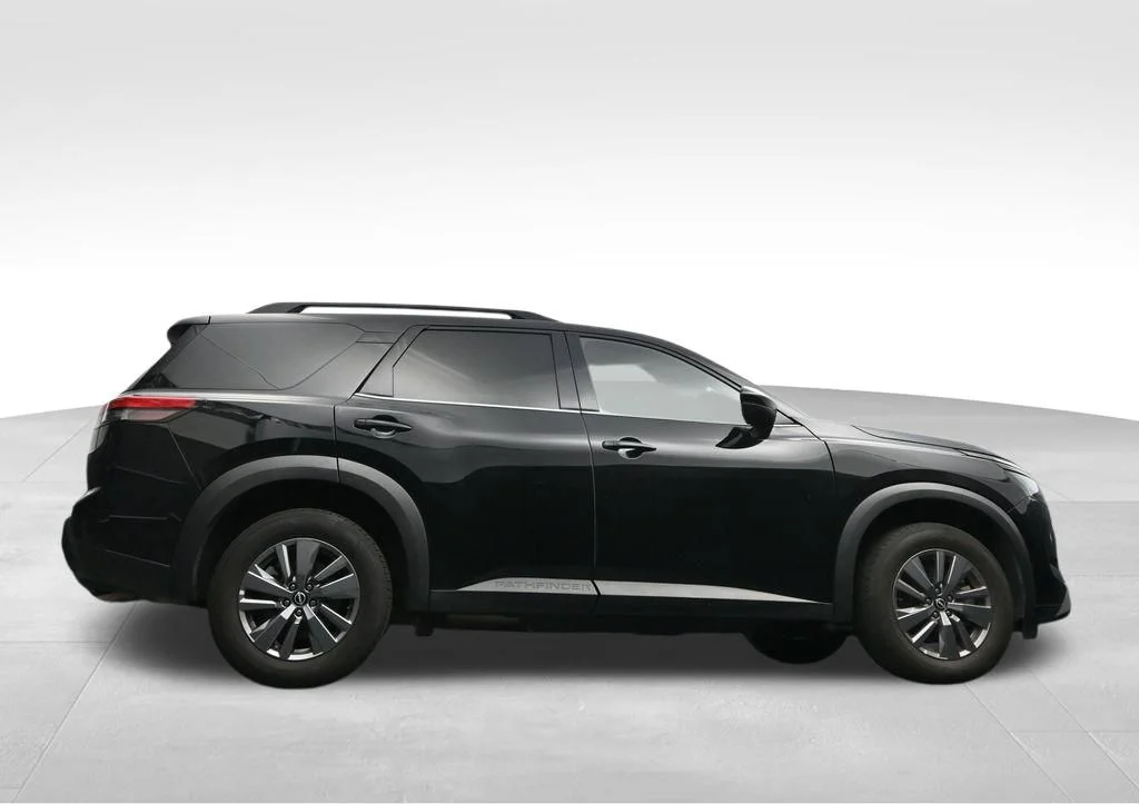 Used 2025 Super Black Nissan SV image 39