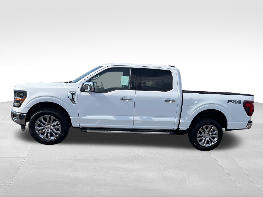 New 2026 Oxford White Ford XLT image 2